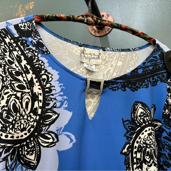 Up cycled sky, blue black-and-white, print tunic length top - Picture 4 of 4